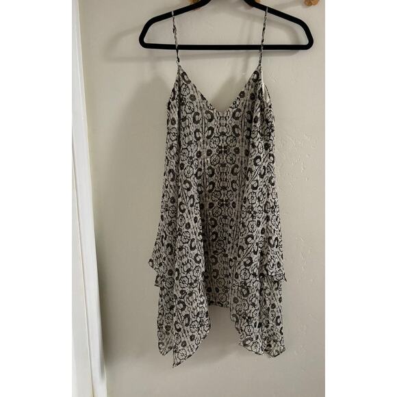 Likely Revolve Dress Women's 4 Mini Slip Black Cream Beak Print Layers V Neck - Picture 2 of 9